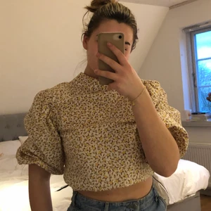 Sommar topp - Strl xs/s/m, köpare står för frakt🌸