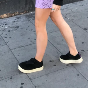 Eytys - Eytys utan snörning! Storlek 38 men skulle passa 39 också tror jag! De e använda men inte slitna. 