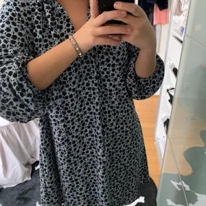 Söt klänning - Super fin klänning perfekt till sommaren 