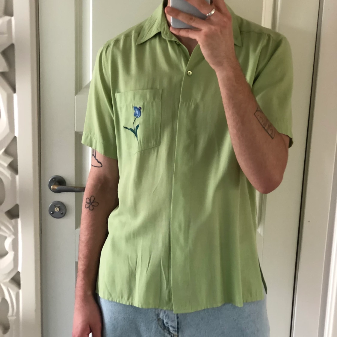 Ljusgrön skjorta