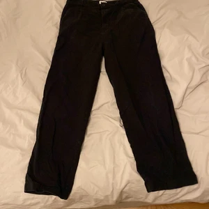Weekday Mfon Trousers - Strl 48 / M, Cond: 9. Jag är 189 men tycker dom känns lite för korta