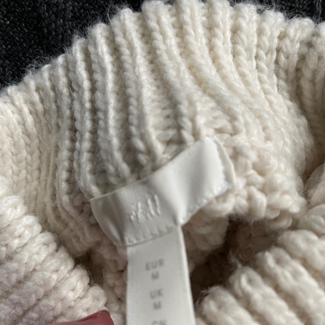 Fin vit stickad tröja - 91