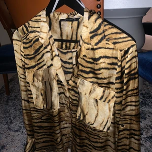 Blus  - Från zara stl M 