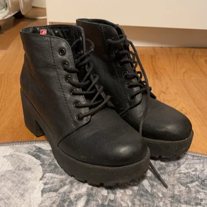 Kängor - Sköna kängor strlk 37