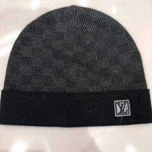 Louis Vuitton mössor - Har många mössor 