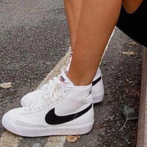 Säljer mina Nike blazer skor då dom tyvärr är försmå för mig. Försiktigt använda fåtalet gånger. Är du intresserad? Hör av dig så kan vi diskutera priset!☺️ 