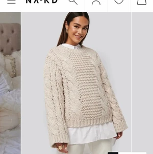 oversized stickad tröja! - intressekoll på denna så fina stickade tröjan! den är helt slutsåld och nästan oanvänd! i nyskick. säljer den endast vid bra pris! kan ta egna bilder om de önskas! den är i xxs men är väldigt stor i storleken så skulle säga att den passar s! 300 ink frakt