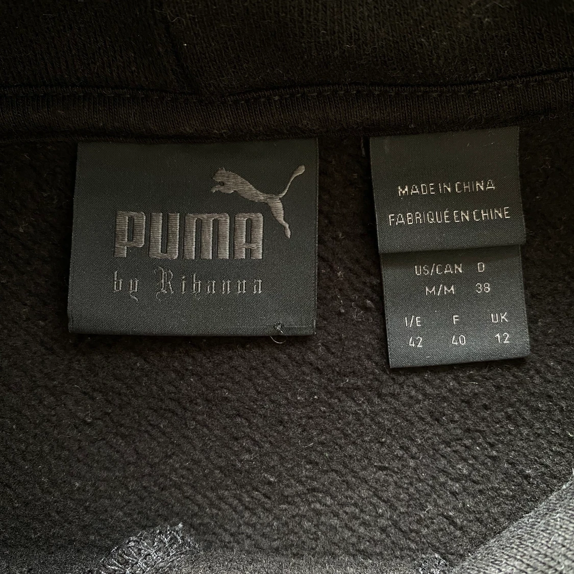 Snygg fenty hoodie by Rihanna.  - 91