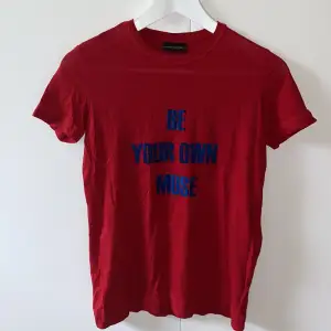 Be your own Muse t shirt inköpt på best of brands. Storlek S nypris 1000kr ❤️❤️