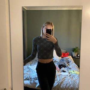Glittrig tröja, hm - Fin glittrig tröja från hm i storlek S, använd typ 1 gång💕