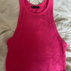 Topp - Jättefin rosa topp från zara som inte har kommit till användning. Storleken är L men passar också till S/M