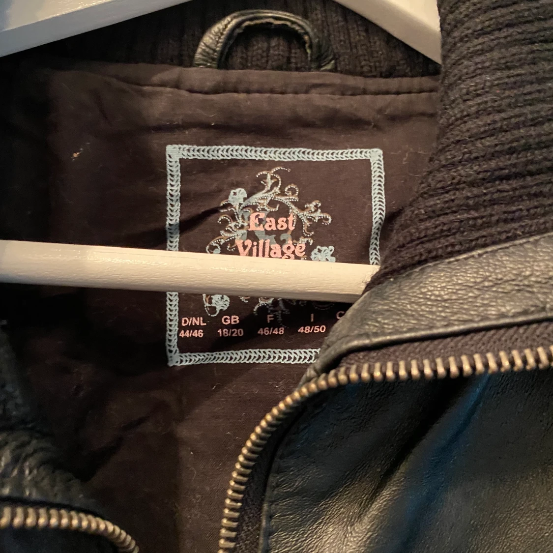 Svart Läderjacka  - 90