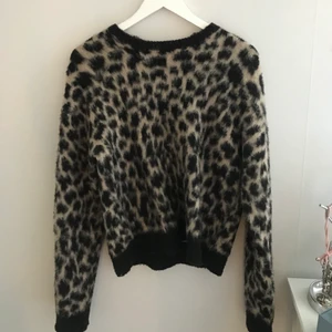 Leopardtröja  - Leopardtröja från NAKD i storlek S men skulle säga att den sitter som en M. Använd 2/3 gånger. 100kr + 62kr frakt