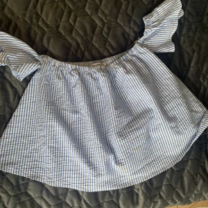 Blus  -  Säljer denna super gulliga sommar blusen 💕