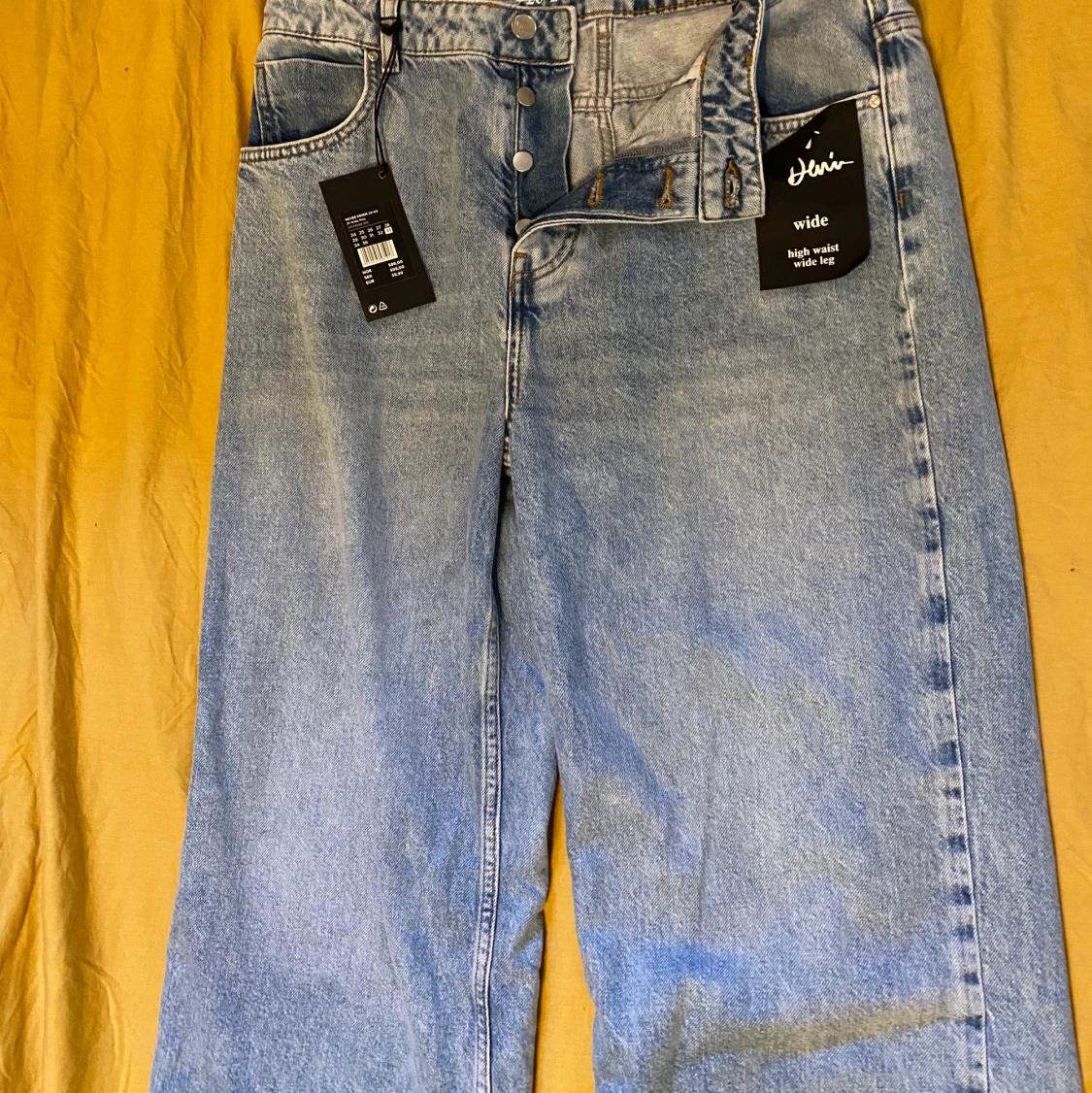 High waist wide leg byxor från BikBok - 90