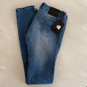 Super fina jeans från Sexy BY Sweden Bingo Rimer  i strl 27 helt nya låg midjade
