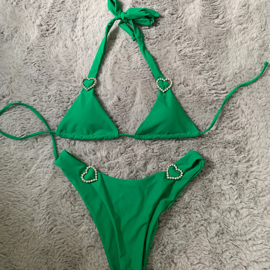 HELT NY!! Grön y2k bikini grön med strass diamanter hjärtan