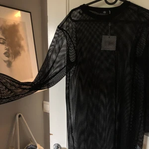 Mesh klänning - Helt oanvänd mesh klänning från Missguided, faller fint efter kroppen och är inte lika ”boxig” som på hängarn.