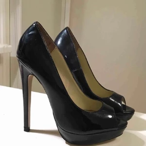 Stilrena svarta klackar - Stilrena klackar, endast använda 1 gång 🖤🖤🖤