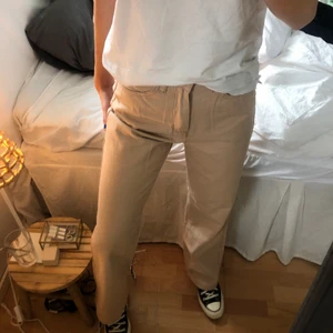 Beiga jeans - Helt oanvända raka jeans, passar mig som är ca 165