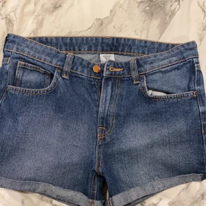 Jeans shorts  - Jeans shorts som aldrig används 