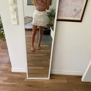 Volangkjol - Så fin vit kjol med volanger💘💘