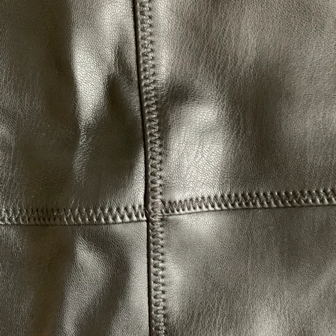 Svart pennkjol i fuskläder - 91