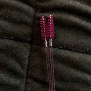 Ögonfrans/bryn borste  - Borste för ögonfransarna och bryn! Priset är för båda 🦋🦋