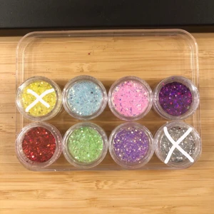 Glitter - Underbart fint glitter som passar till nagellack eller också sminket, det är bara fantasin som sätter stopp för vad man kan hitta på! 10kr/st eller 3 för 2:)❤️🧡💛💚💙💜 