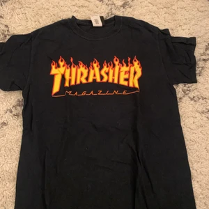 Mörkblå trashertröja - Mörkblå tröja som passar en S! För mer bilder eller info, skriv!!