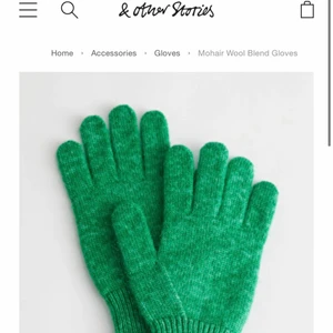 Vantar  - Säljer jättefina ull vantar från & Other Stories! Perfekt till våren o går att styla snyggt;) Älskar färgen och är alldeles nya, aldrig använt med prislapp kvar💚( första bilderna är från hemsidan där de är slut i grön, sista är egen). 