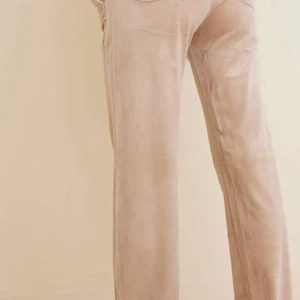 ‼️SÖKER JUICY‼️ - Söker ett par Juicy byxor eller sett i xxs för 200-1000 kr💕