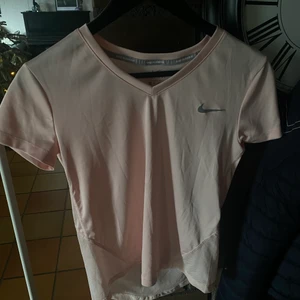 Tränings tröja från Nike  - Aldrig använt 