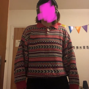 Stickad tröja - Mysig rosa stickad tröja! Kragen är så jävla mys! pösig, varm och go!:)