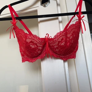 Bh  - Röd spets BH, 70C