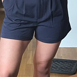 Shorts - Säljer dessa fina shorts, använda 2 gånger. Säljer pga att jag inte riktigt känner att det är min stil 💙