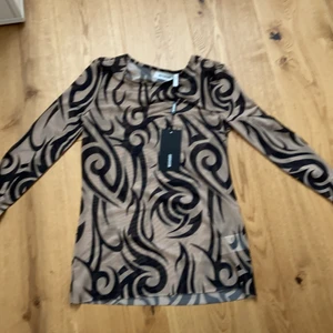 tröja - tröja från weekday, aldrig använd, lappen är kvar