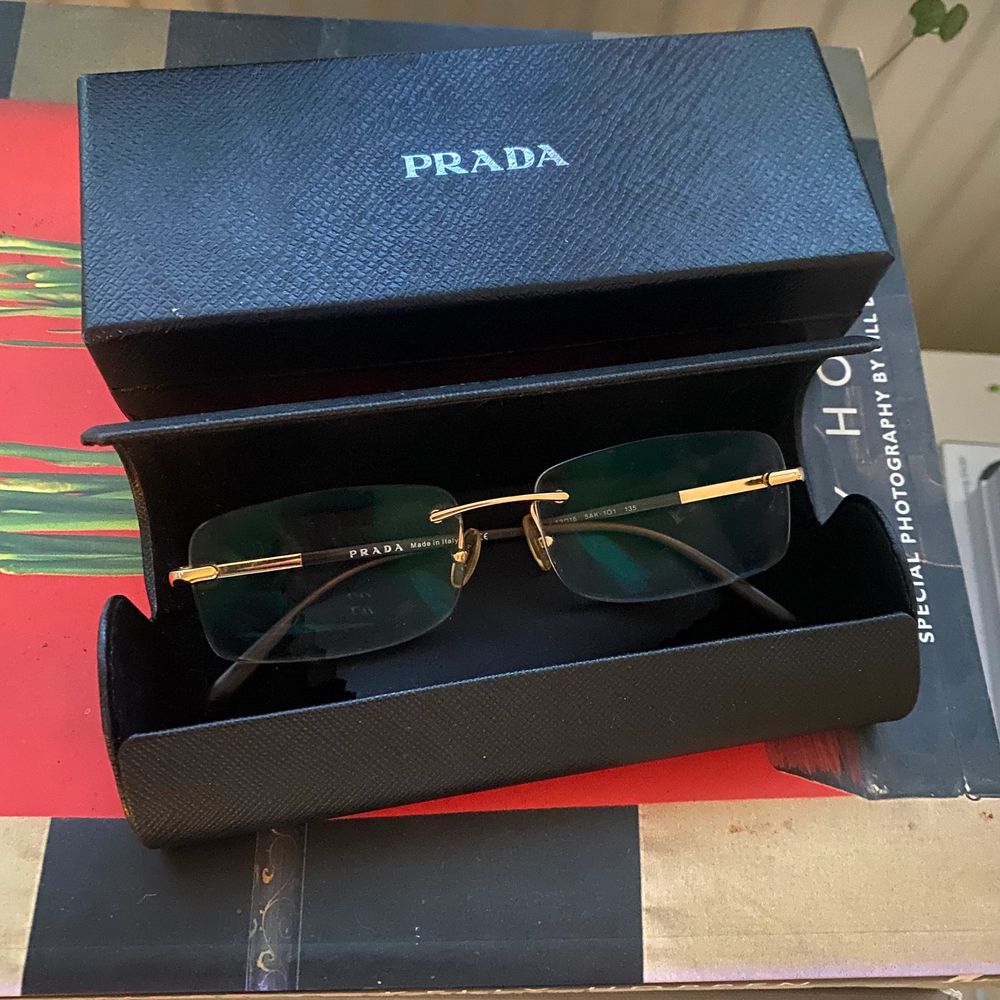Prada glasögon - Prada | Plick Second Hand