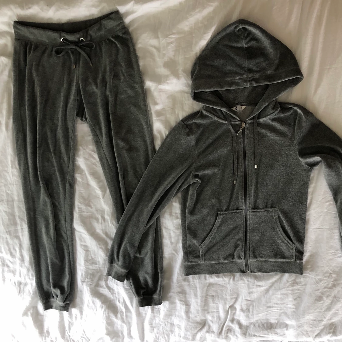 Grått mjukisset från Cubus - 90