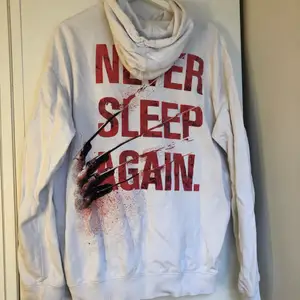 Super bra skick och bekväm hoodie, säljer för att jag inte längre använder den💗 frakten står du för (60kr)🥰