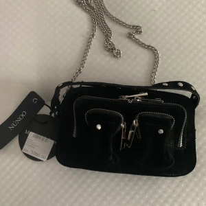 Väska - Fick väskan som present, Fler bilder kan skickas 🥰