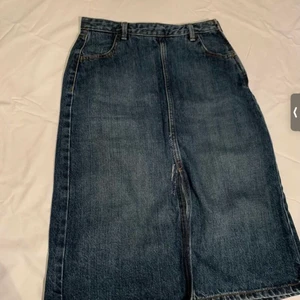 Lång jeanskjol för 50kr - Ett par jeanskjol för 50kr