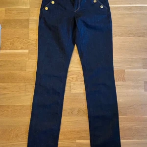 Filippa K jeans 27/32 - Helt nya jeans från Filippa K säljes . Nypris 1500 säljes för 500 