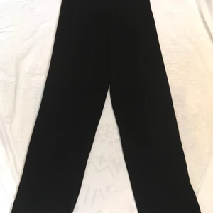 Svarta kostymbyxor för 100kr - Ett par svarta kostymbyxor för 100kr