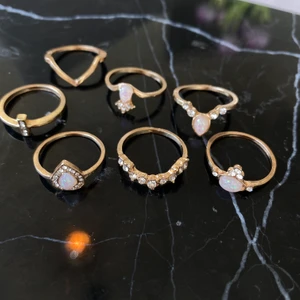 Oanvända ringar storlek M  - 30 kr st eller 75 för 3 🌹 10kr frakt