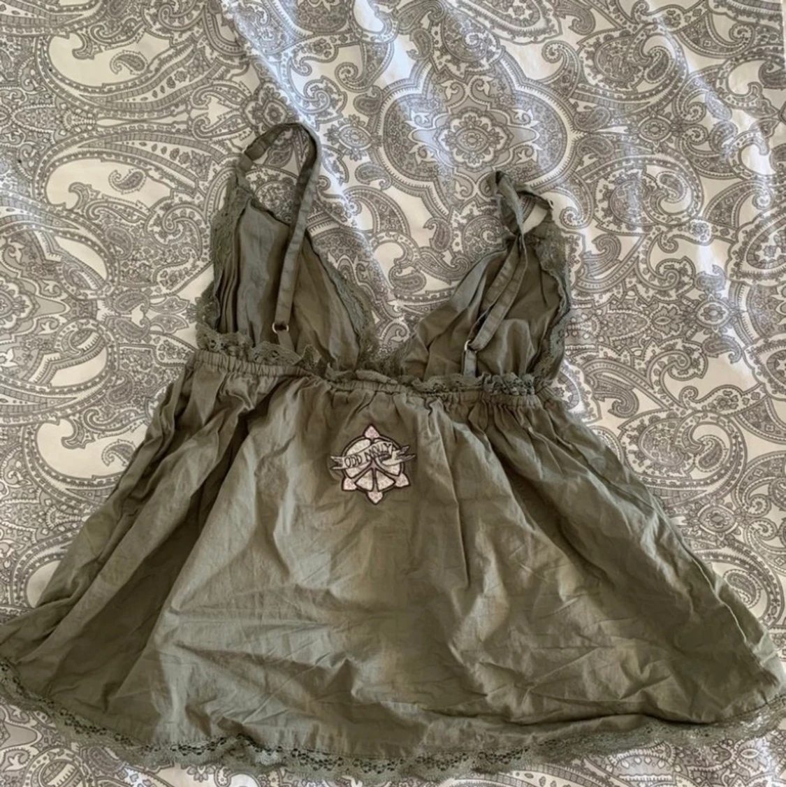 militärgrönt linne från odd molly  - 90