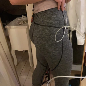 Tränings tights  - Ett par jättebekväm och sköna tränings tights från OTP som tyvärr blivit försmå för mig! Köparen står för frakten.