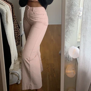 Rosa Manchesterbyxor - Nypris 500 kr, skriv privat vid intresse☺️ från Vero Moda