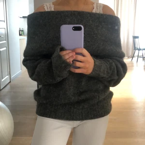 Hm stickad tröja  - Denna super mysiga och fina skickade tröja från Hm, säljs pågrund av aldrig använd (passar nästan alla storlekar) !! Köparen står för frakten 💗💗