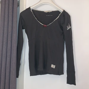 Grå odd molly i strl xs💕💕 - Jättefin grå uringad Odd Molly tröja i långärmat🥰😍, inga fläckar och i bra skick!✨